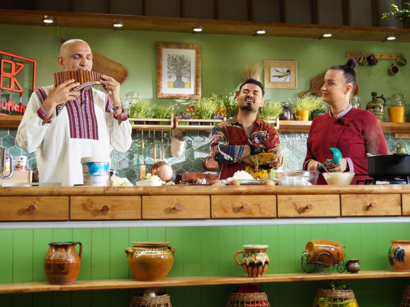 Hello Chef revine cu cel de-al şaselea sezon! Damian Drăghici i se alătură Roxanei Blenche. Ce surprize aduce noul sezon 18857178