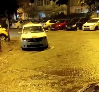 Rupere de nori la Galați: Furtuna a doborât 40 de copaci, iar două persoane aflate într-o barcă în derivă au fost salvate 18857257