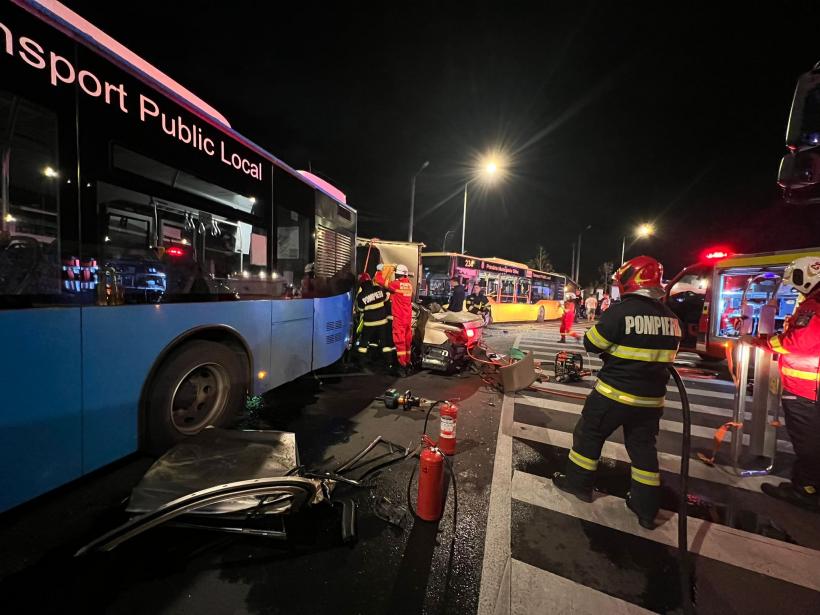 Accident cumplit în Sibiu, între două autobuze și un autoturism. O femeie a murit 18857284