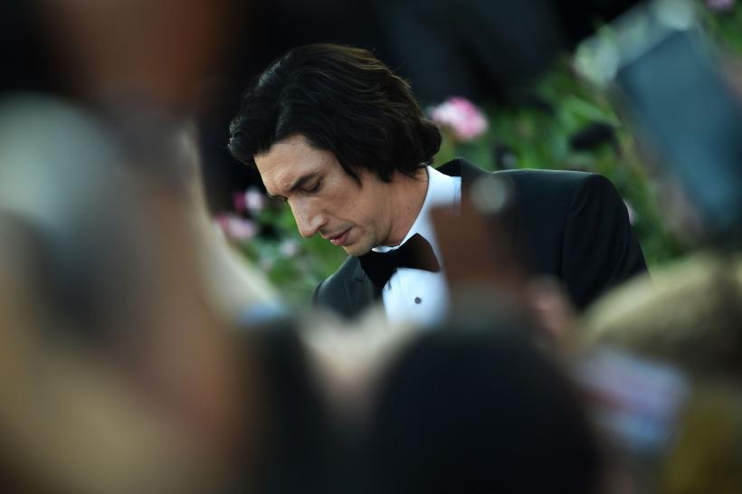 Adam Driver, actorul principal al filmului „Ferrari”, nu a avut voie să conducă mașini Ferrari la filmări 18857252