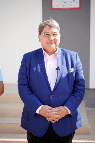 Emil Hurezeanu a inaugurat Scoala Gimnaziala si Gradinita „Martian Negrea” din comuna Valea Viilor, renovate de Asociatia BookLand 18857473