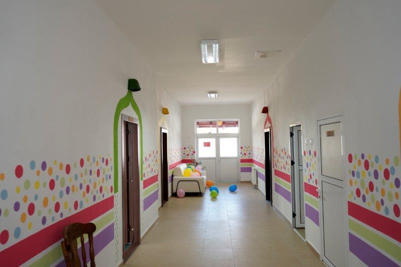 Emil Hurezeanu a inaugurat Scoala Gimnaziala si Gradinita „Martian Negrea” din comuna Valea Viilor, renovate de Asociatia BookLand 18857474