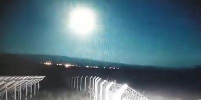 Video spectaculos: Un meteorit a străbătut cerul Turciei și s-a prăbușit în mare