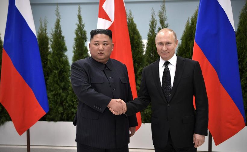 Vladimir Putin, față în față cu Kim Jong Un, la Vladivostok: Rusia vrea armele Coreei de Nord 