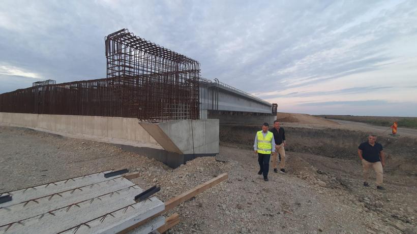 Au fost montate primele grinzi pe Autostrada Moldovei 18858060