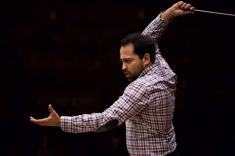 Dirijorul Alexandru Ilie va conduce două concerte extraordinare în cadrul Festivalului International „George Enescu” 18857936