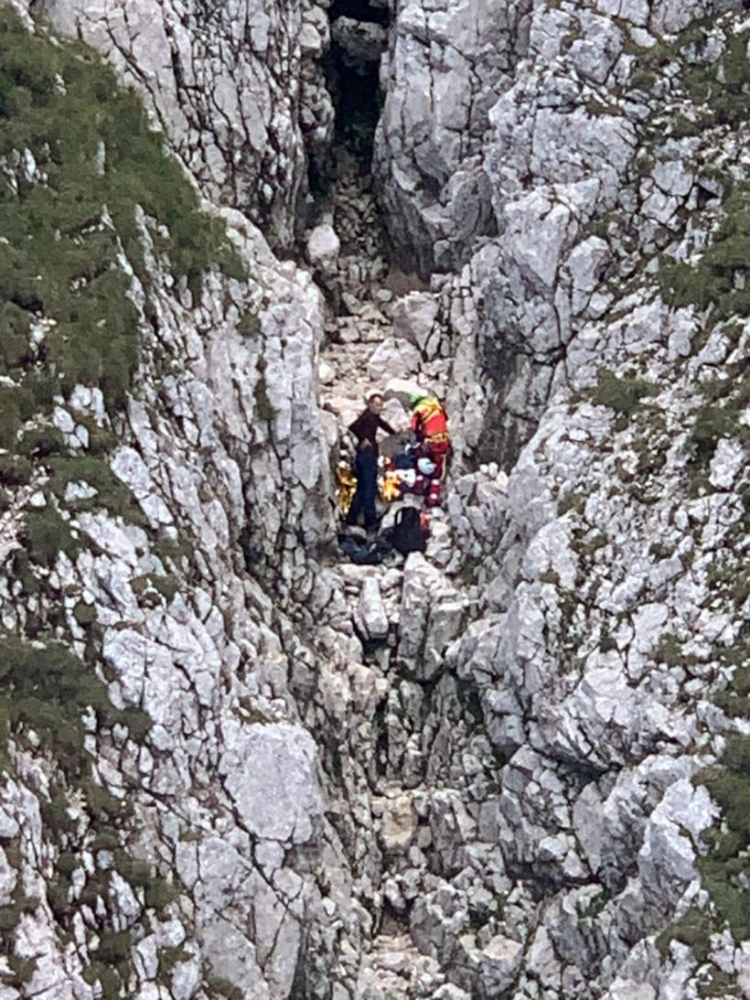 Intervenție dificilă în Piatra Craiului: O femeie de 48 de ani a alunecat în râpă 18858043