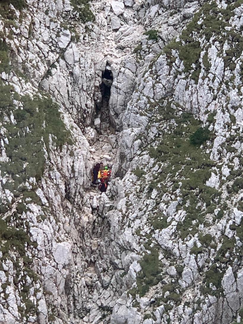 Intervenție dificilă în Piatra Craiului: O femeie de 48 de ani a alunecat în râpă 18858046