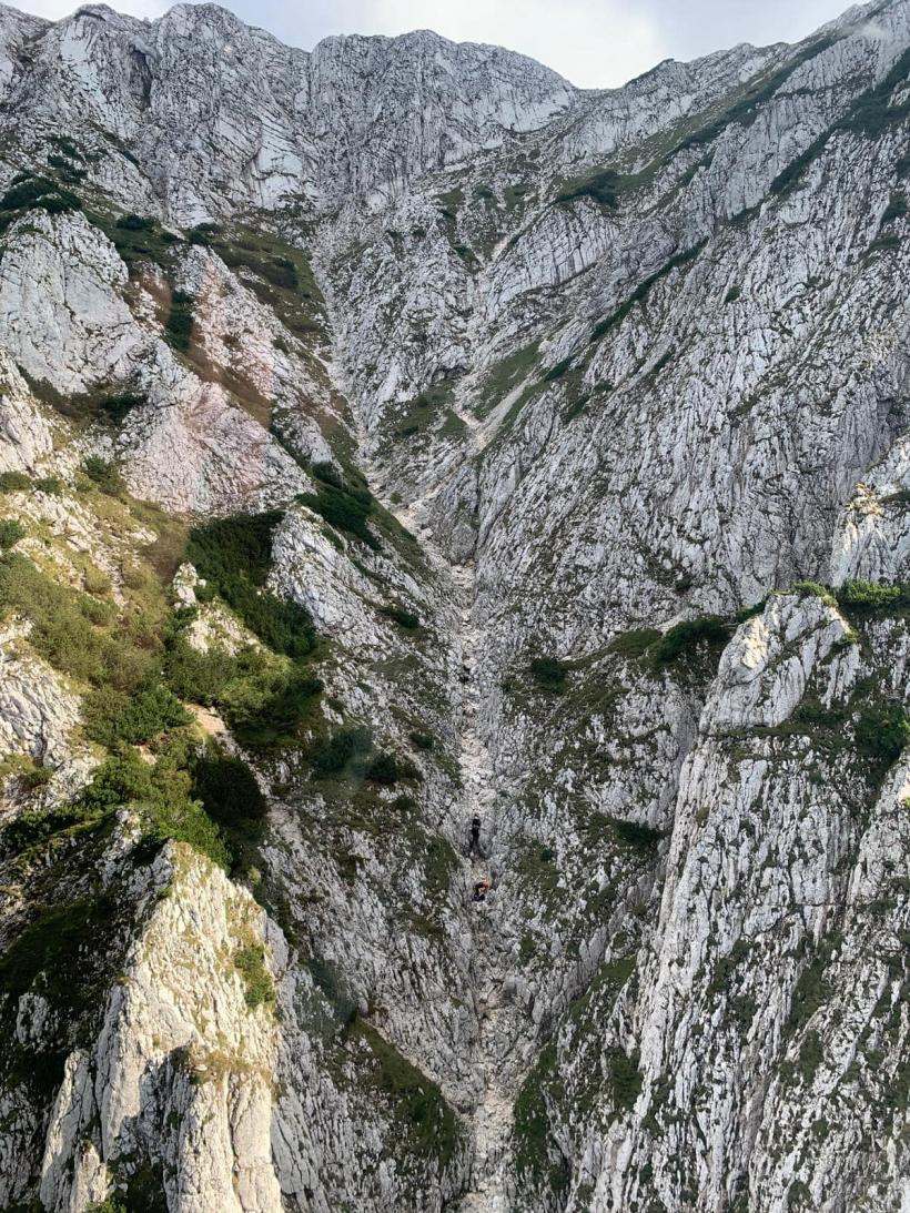 Intervenție dificilă în Piatra Craiului: O femeie de 48 de ani a alunecat în râpă 18858049