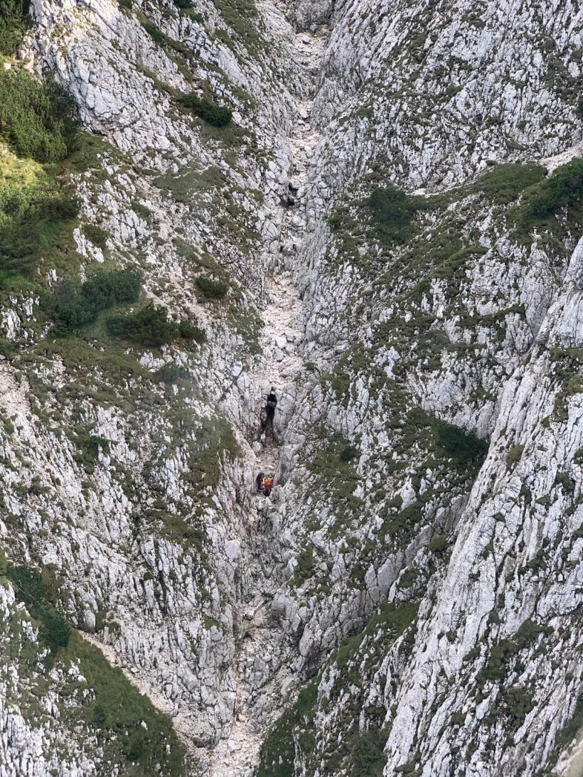 Intervenție dificilă în Piatra Craiului: O femeie de 48 de ani a alunecat în râpă 18858051