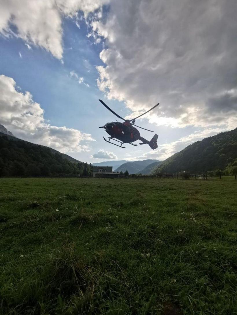  Femeie de 48 de ani, salvată cu un elicopter după ce a căzut în Piatra Craiului 18858054