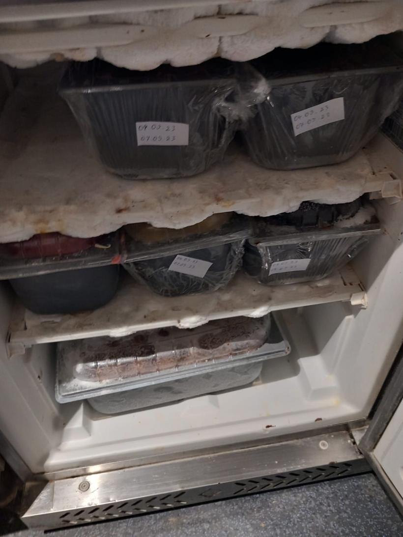 VIDEO Carne expirată din aprilie și mizerie în restaurante din județul Sibiu. 33 de localuri închise 18858208