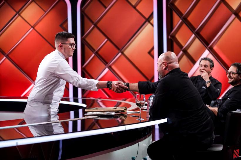 Chefi la cuțite, lider de audiență. Chef Scărlătescu a dat cuțitul de aur! În această seară, cea mai mică femeie din lume le face o vizită juraților 18858117