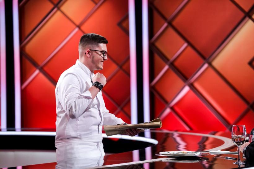 Chefi la cuțite, lider de audiență. Chef Scărlătescu a dat cuțitul de aur! În această seară, cea mai mică femeie din lume le face o vizită juraților 18858118