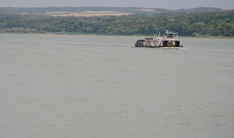 Doi români au eșuat cu o barcă pe malul ucrainean al Dunării. Le-a fost confiscată barca