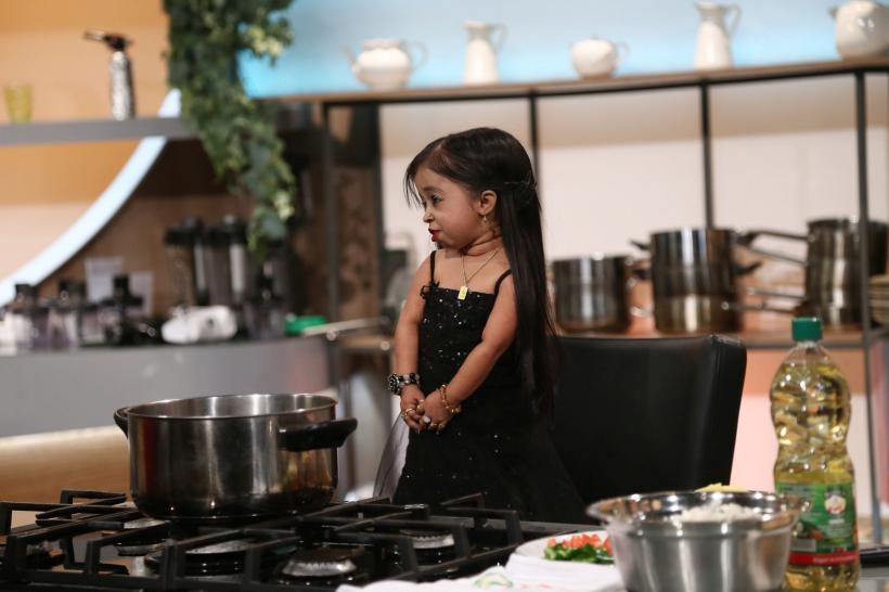 Chefi la cuțite, lider de audiență. Florin Dumitrescu a câștigat amuleta, iar cea mai mică femeie din lume s-a întâlnit cu jurații la finalul serii 18858383