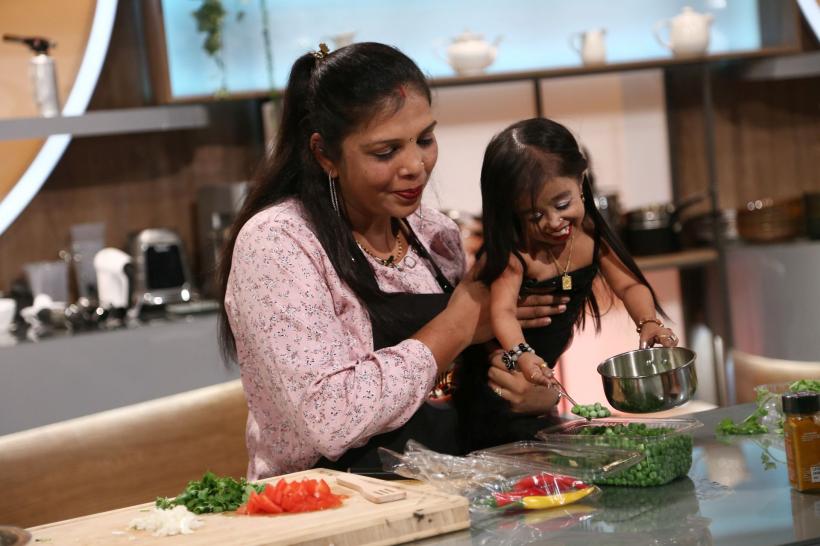 Chefi la cuțite, lider de audiență. Florin Dumitrescu a câștigat amuleta, iar cea mai mică femeie din lume s-a întâlnit cu jurații la finalul serii 18858384