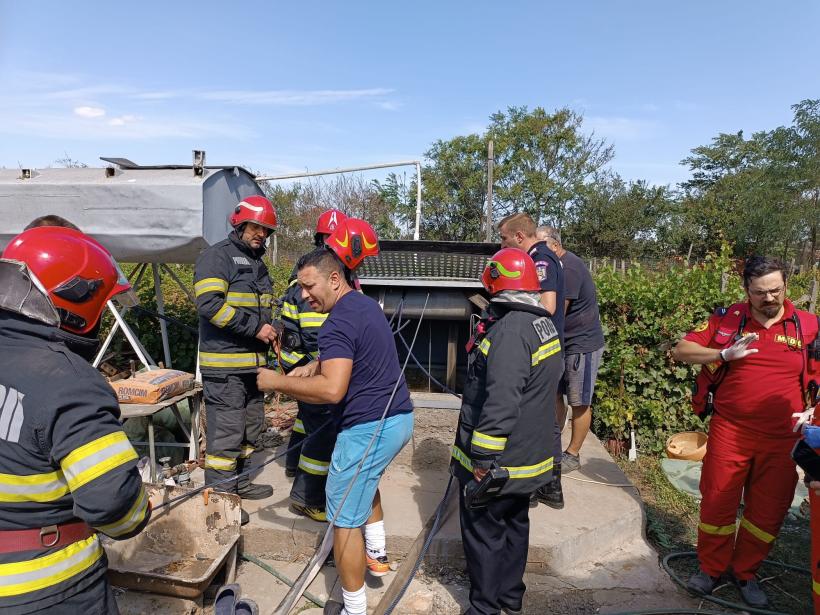 Intervenție de urgență în Constanța. Un bărbat a căzut într-o fântână. A fost chemat elicopterul SMURD 18858312