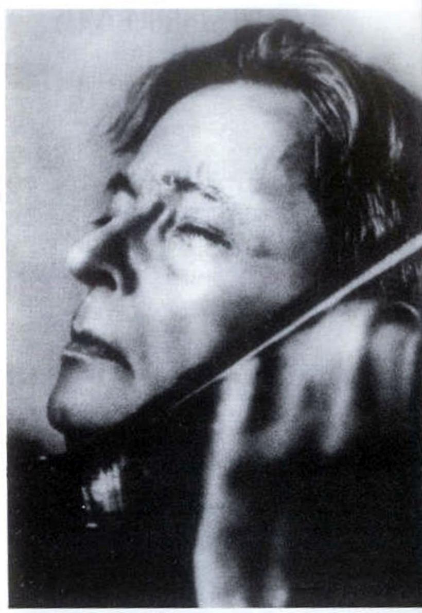 De unde își trage numele Enescu? 18858144