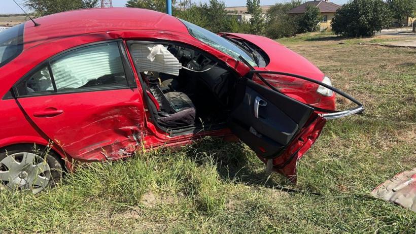 Accident grav în municipiul Medgidia. Un TIR a spulberat un autoturism. O victimă e încarcerată 18858476