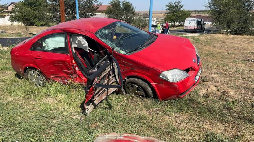 Accident grav în municipiul Medgidia. Un TIR a spulberat un autoturism. O victimă e încarcerată 18858479