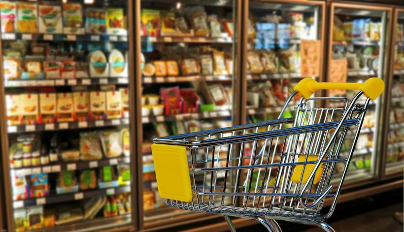 Consiliul Concurenței: Prețurile medii ale alimentelor de bază au scăzut în august față de iunie
