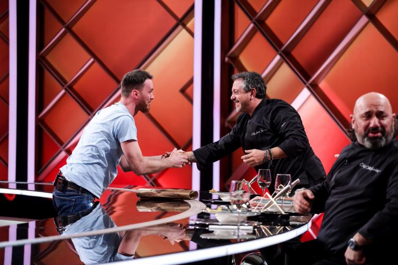 Chefi la cuțite, lider de audiență. Valentin Timofte este cuțitul de aur al lui Chef Bontea. Diseară, Patrizia Paglieri se ia la întrecere cu jurații, dornică să depună o amuletă la seif 18858731