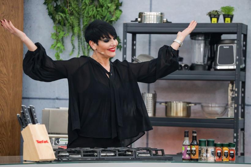 Chefi la cuțite, lider de audiență. Valentin Timofte este cuțitul de aur al lui Chef Bontea. Diseară, Patrizia Paglieri se ia la întrecere cu jurații, dornică să depună o amuletă la seif 18858737