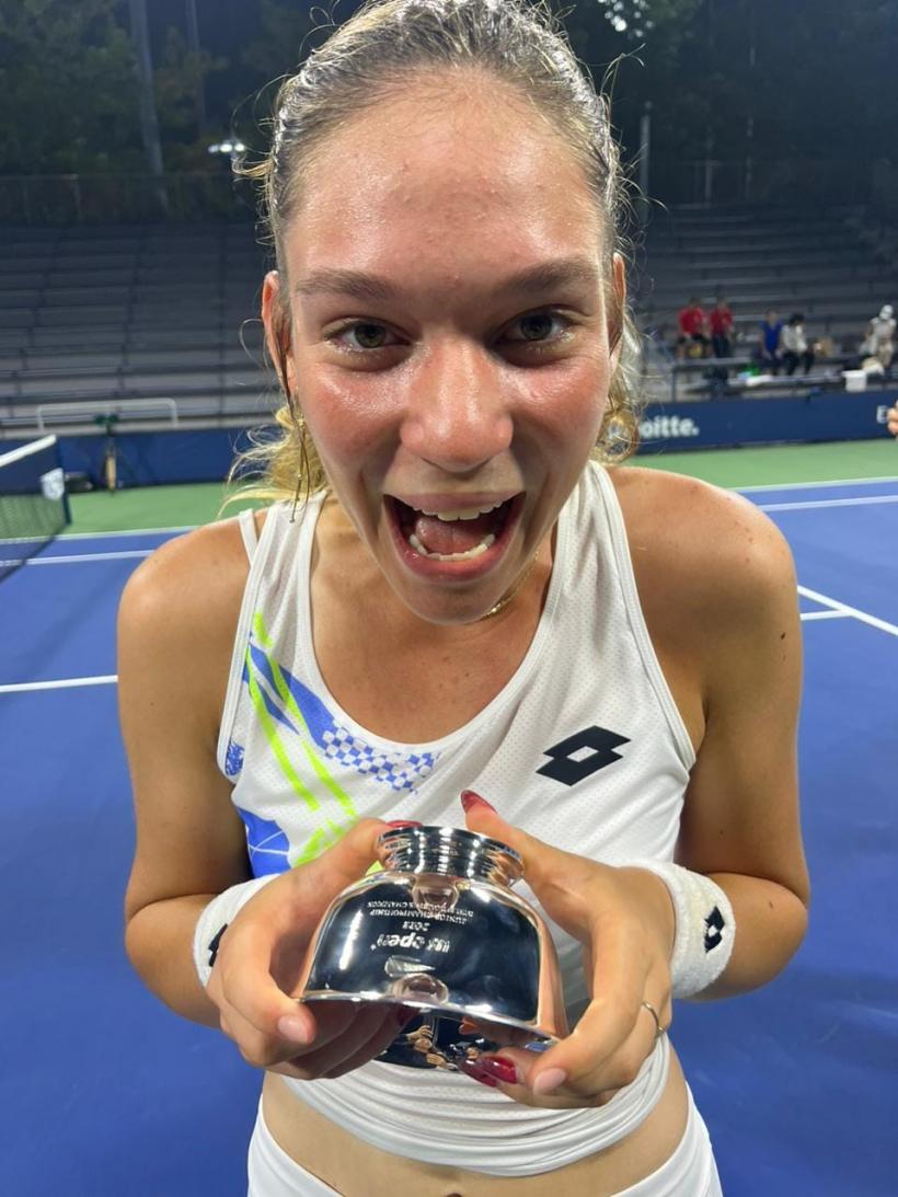 O româncă a devenit campioană la dublu la US Open, în turneul junioarelor! 18858767