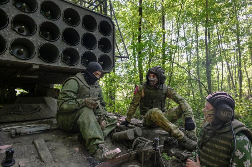 Rusia ar fi desfășurat peste 420.000 de militari în regiunile ocupate din Ucraina