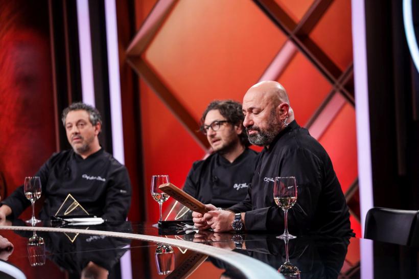 Cătălin Scărlătescu, prima victorie la amuletă din sezonul 12 Chefi la cuțite! Provocare extrem de grea pentru Chefi în această seară: ”Seamănă cu trenulețul groazei!” 18858894