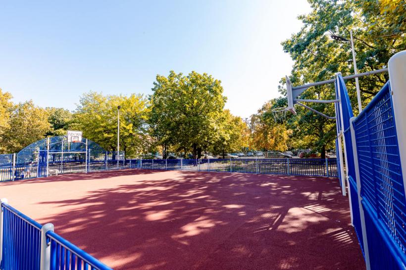 Terenurile de sport din mai multe parcuri ale Capitalei au fost reparate 18858870