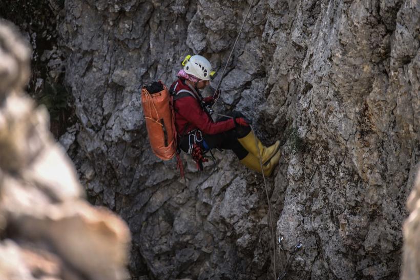 Un explorator american, salvat după o săptămână din una dintre cele mai adânci peșteri din Turcia