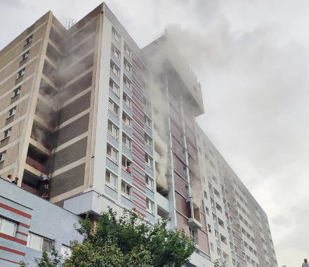 Incendiu într-un bloc din Piatra Neamț. Mai multe persoane au fost evacuate