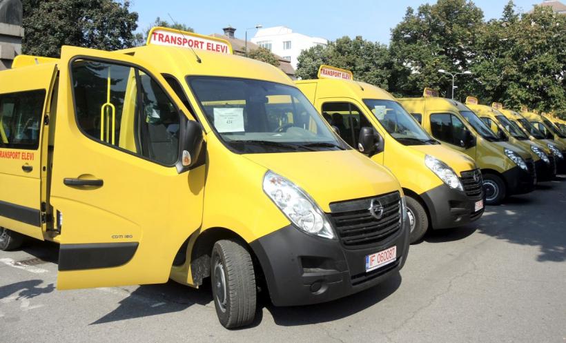 Statul le dă elevilor bani pentru mers o singură zi la școală 18859209