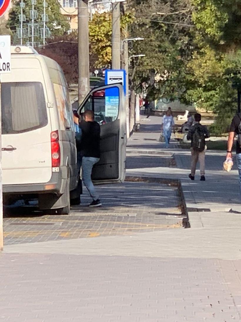 Statul le dă elevilor bani pentru mers o singură zi la școală 18859212