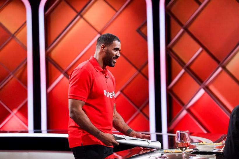 Chefi la cuțite, lider de audiență. Sorin Bontea a câștigat bomba cu mai multe amulete 18859293