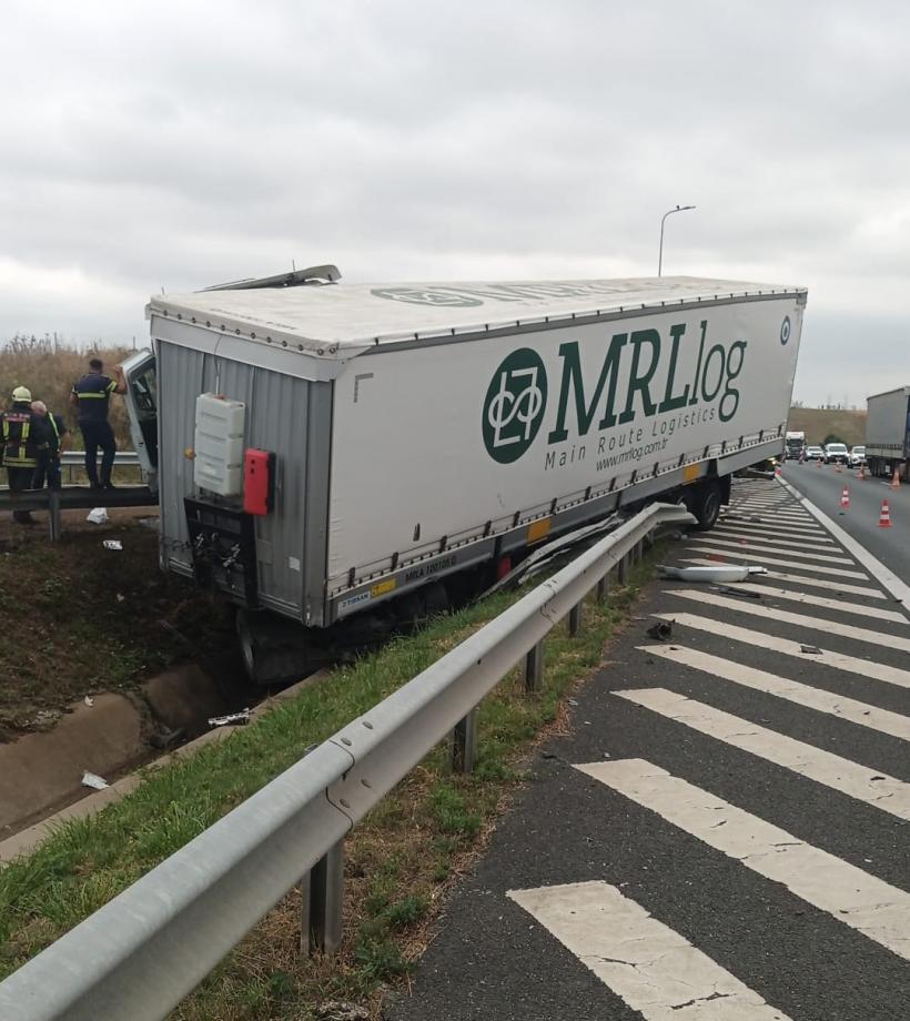 Un accident mai puțin obișnuit a avut loc pe autostrada A1 18859450
