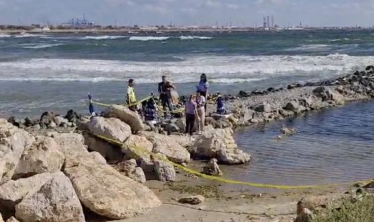Descoperire cumplită: Cadavrul unui făt, găsit într-un sac pe o plajă din Eforie Nord