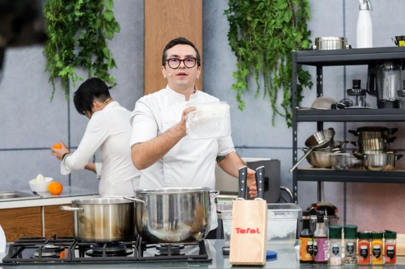 Diseară, la Chefi la cuțite: Povestea tânărului care a fost private chef pentru Usain Bolt și Lewis Hamilton. Plus: o amuletă cu mari emoții, jurizată de Andreea Raicu 18859715