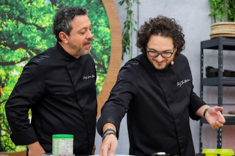 Diseară, la Chefi la cuțite: Povestea tânărului care a fost private chef pentru Usain Bolt și Lewis Hamilton. Plus: o amuletă cu mari emoții, jurizată de Andreea Raicu 18859724