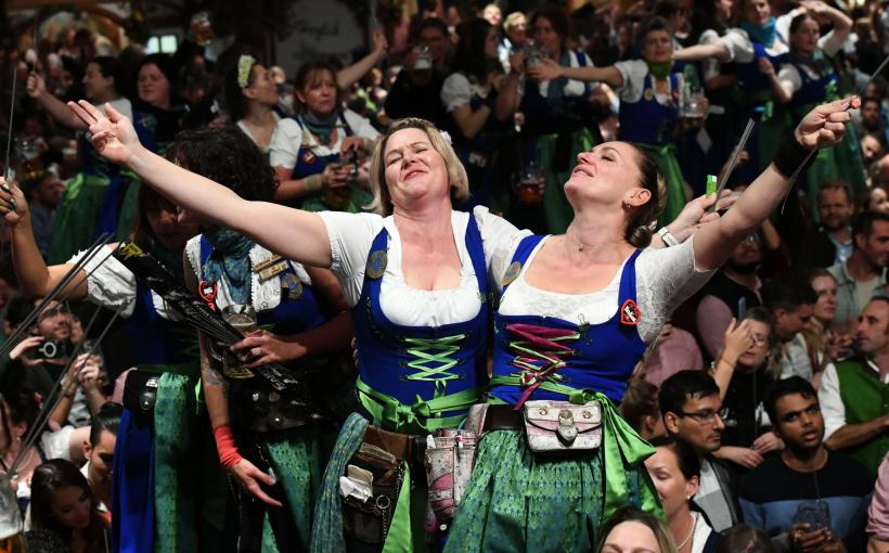 Festivalul berii Oktoberfest a început oficial la Munchen 18859647