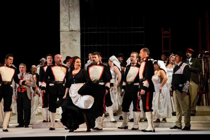 Momente comice, iubiri pasionale și decoruri spectaculoase pe scena Operei Naționale Române Cluj-Napoca!