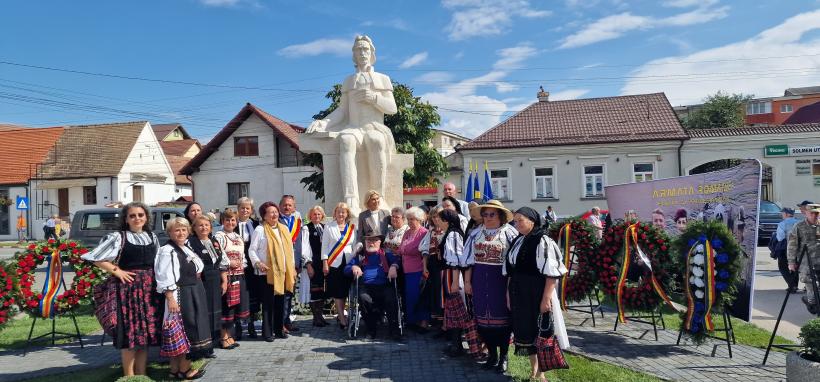 Statuia lui Gheorghe Lazăr din Piața Mare a Sibiului a ajuns în Avrig, orașul natal al fondatorului învățământului în limba română în Țara Românească
