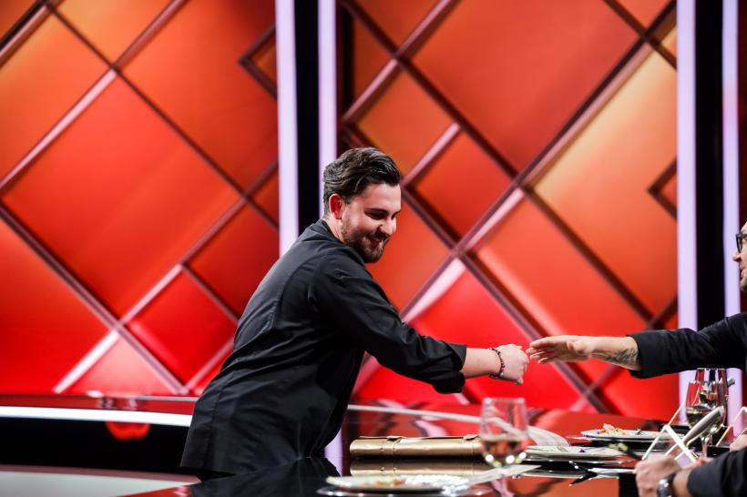 Chefi la cuțite, lider de audiență. Florin Dumitrescu a dat cuțitul de aur. Diseară, Irina Fodor pune-n joc a treia bombă 18859880