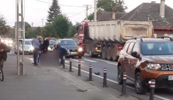 Trafic blocat la Prejmer, după ce un autoturism a lovit un pieton în vârstă de 19 ani 18859823