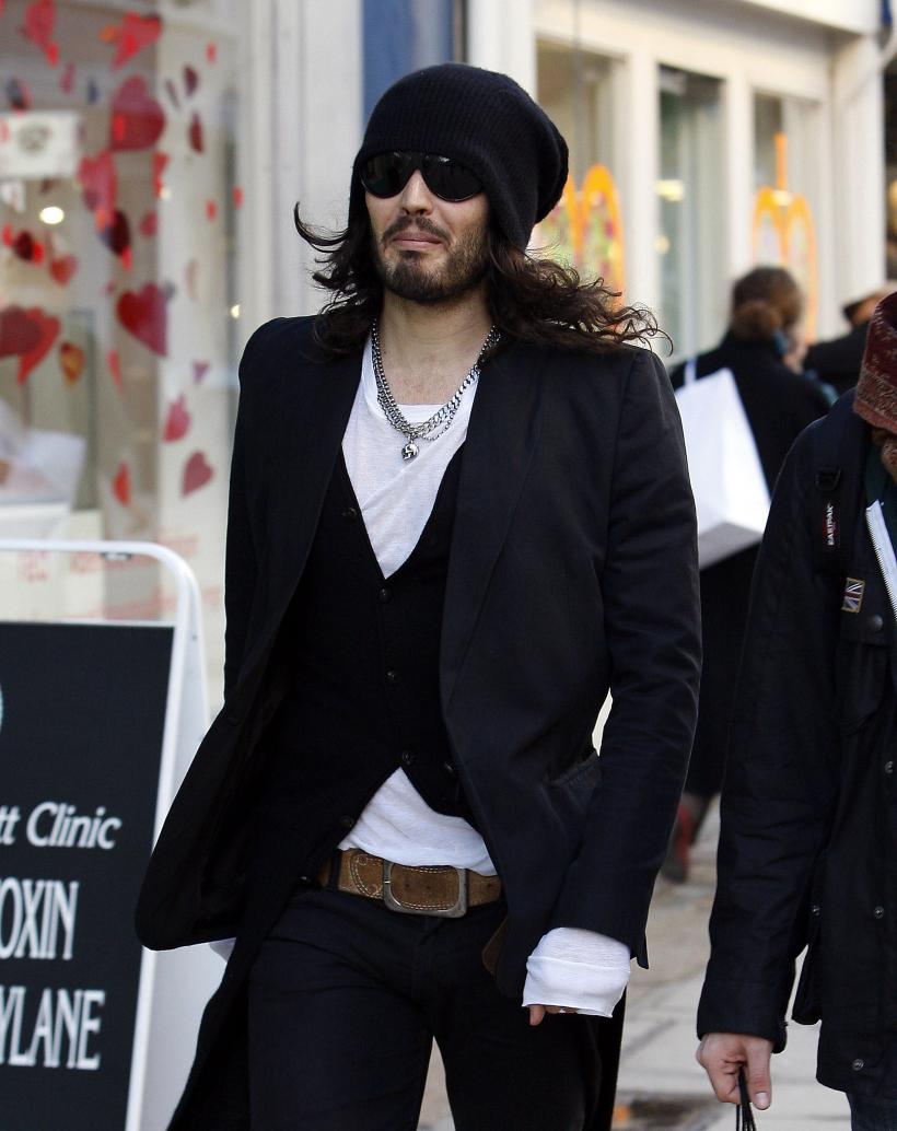 Actorul Russell Brand, acuzat de viol. 4 femei susțin că au fost agresate sexual 18860009
