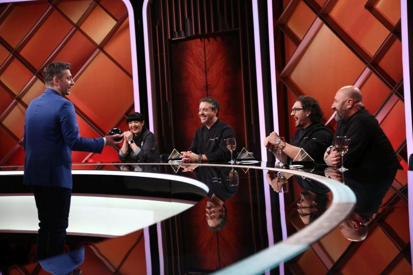 Chefi la cuțite, din nou lider de piață. Chef Florin Dumitrescu a câștigat bomba aseară. Urmează lupta pentru seif 18860064