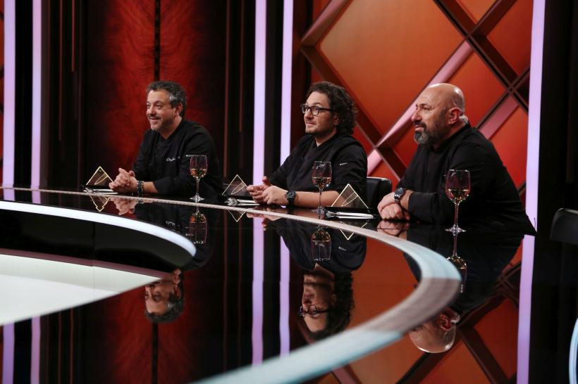 Chefi la cuțite, din nou lider de piață. Chef Florin Dumitrescu a câștigat bomba aseară. Urmează lupta pentru seif 18860067