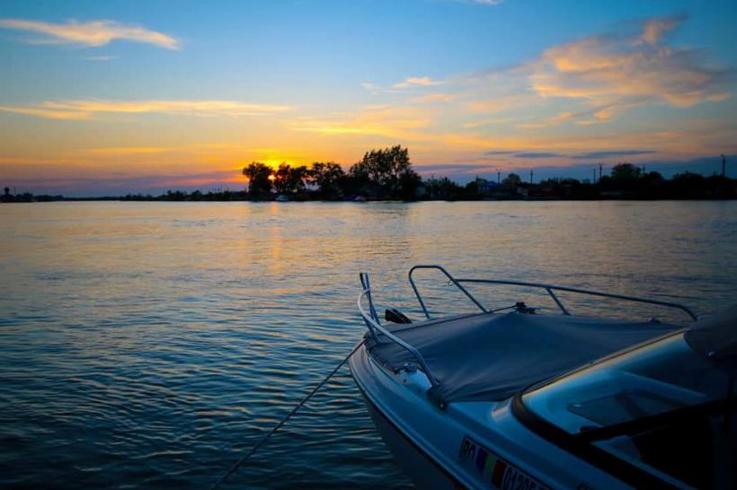 Explozia navei de la Sulina a fost în largul mării și nu afectează turismul sau portul 18860310